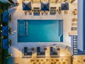 2121 Apartments in Phoenix, AZ - Building Photo - Building Photo