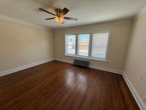 2510 N LeClaire Ave in Chicago, IL - Foto de edificio - Building Photo