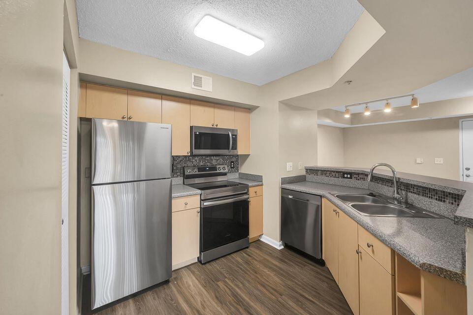 3714 NW Mediterranean Ln in Jensen Beach, FL - Building Photo