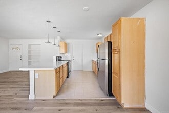 2460 Sarbonne Dr in Oceanside, CA - Building Photo - Building Photo