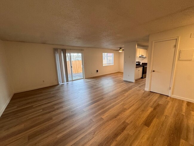 9021 E Liberty Ave in Millwood, WA - Building Photo - Building Photo