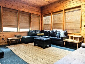 1317 Orchard Ct in Neenah, WI - Building Photo - Building Photo