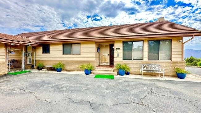 2591 Wilt Rd in Fallbrook, CA - Building Photo - Building Photo