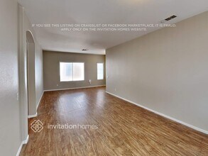 7941 Turtle Island Ct in Las Vegas, NV - Foto de edificio - Building Photo