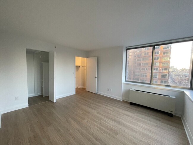 50 W 30th St in New York, NY - Building Photo - Building Photo