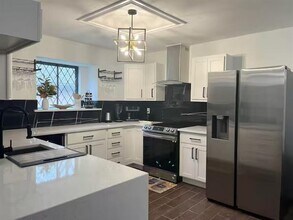 613 Glenview Cir in Garland, TX - Building Photo - Building Photo