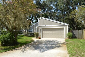 566 Robles Ln in Palm Valley, FL - Building Photo - Building Photo