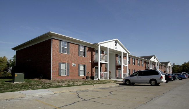 Troy Villa & Gateway Apartments in Troy, MO - Foto de edificio - Building Photo