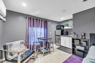 1713 NE 11th St in Fort Lauderdale, FL - Building Photo - Building Photo