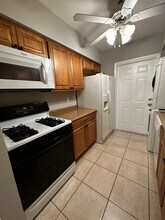 240 SW 7th St, Unit 10 in Boca Raton, FL - Building Photo - Building Photo