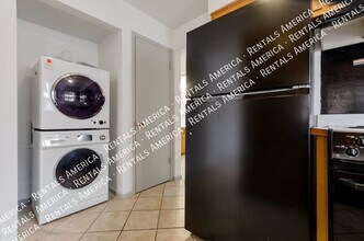 5821 E North St in Tucson, AZ - Foto de edificio - Building Photo