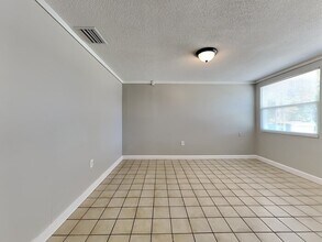 5701 E 30th Ave in Tampa, FL - Building Photo - Building Photo