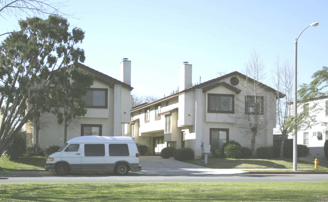 8 Townhouses