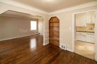 20772 Dexter Blvd in Warren, MI - Building Photo