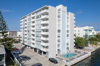 Villa Bay Vista in Miami Beach, FL - Building Photo - Building Photo