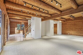 373 Loftyhill Dr in Malibu, CA - Building Photo - Building Photo