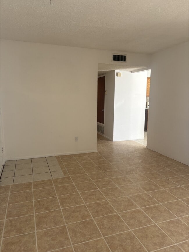 1143 De Vargas Ct in Los Lunas, NM - Building Photo - Building Photo