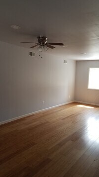 1102 E Price St photo'