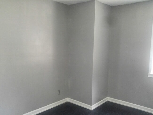 1325 Duck Rd in Grandview, MO - Building Photo - Building Photo