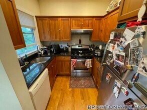 10 Selkirk Rd in Boston, MA - Building Photo - Building Photo