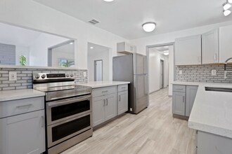 7086 Plymouth Rd in Stockton, CA - Building Photo - Building Photo