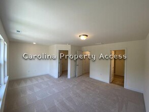 130 Channel Drop Dr in Clayton, NC - Foto de edificio - Building Photo