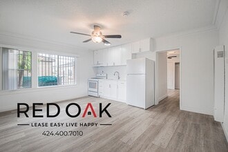 13073 Pierce St in Los Angeles, CA - Building Photo - Building Photo