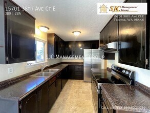 15701 38th Ave Ct E in Tacoma, WA - Building Photo - Building Photo