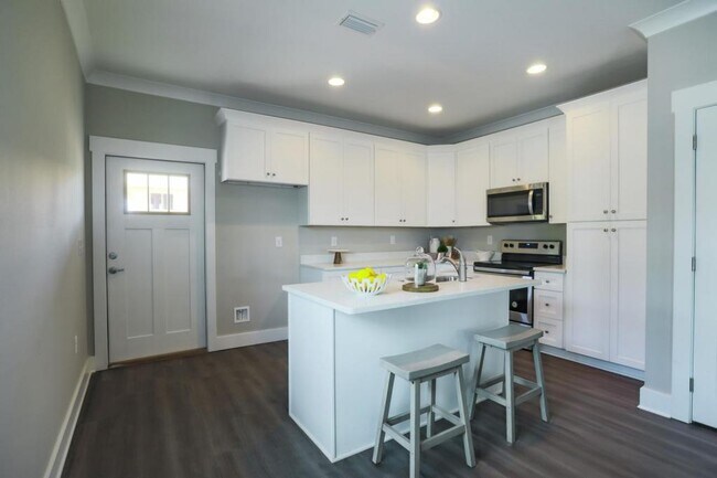 384 Palm St in Freeport, FL - Building Photo - Building Photo