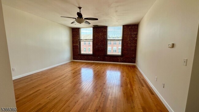 220 Main St in Little Falls, NJ - Building Photo - Building Photo