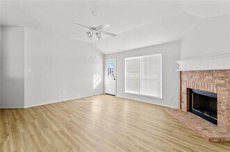 12317 Rolling Ridge Dr in Burleson, TX - Building Photo - Building Photo