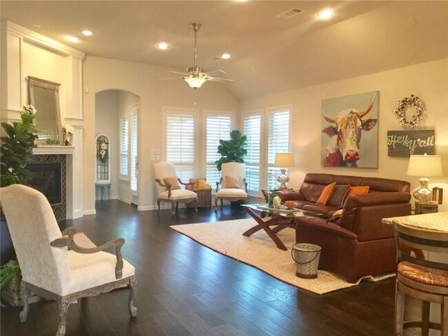 915 Enchanted Wood Dr in Arlington, TX - Building Photo - Building Photo