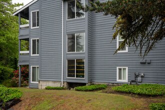 9302-9470 Redmond Woodinville Rd NE in Redmond, WA - Building Photo - Building Photo