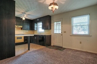 451 W Main Ave in Myerstown, PA - Building Photo - Building Photo