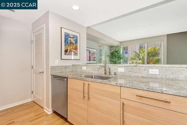 1655 N California Blvd in Walnut Creek, CA - Building Photo - Building Photo