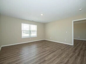 654 Horsetail Dr in Greenfield, IN - Foto de edificio - Building Photo