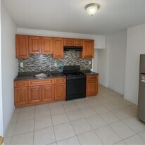 1533 N Redfield St in Philadelphia, PA - Building Photo