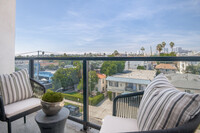 Bedford Twenty - Luxury Condos in Los Angeles, CA - Foto de edificio - Building Photo