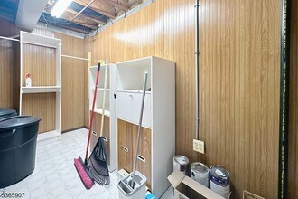 4 Woods Edge Rd in Rockaway, NJ - Building Photo - Building Photo