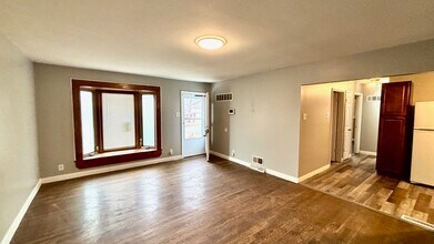 10203 Hobkirk Dr in St. Louis, MO - Building Photo - Building Photo