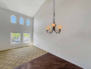 10442 Duxbury Ln in San Diego, CA - Building Photo - Building Photo
