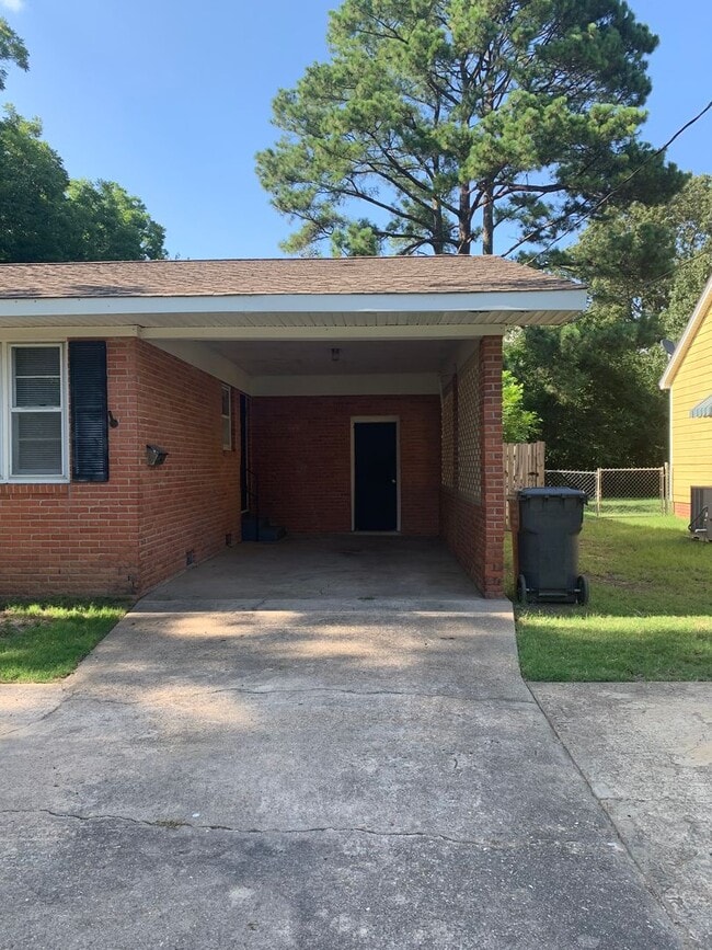 624 W College Ave in Jonesboro, AR - Building Photo - Building Photo