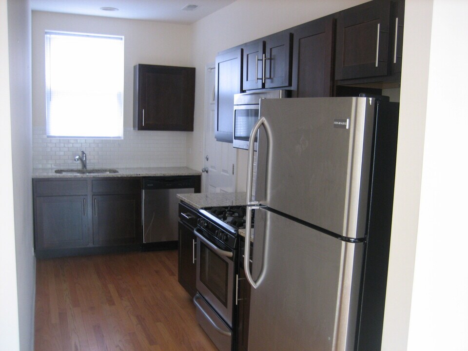 4116 W Addison St, Unit 3 in Chicago, IL - Building Photo