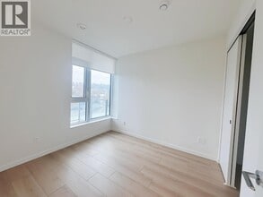 311 Alderson Ave in Coquitlam, BC - Building Photo - Building Photo