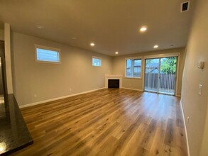 5608 NE 59th Way in Vancouver, WA - Foto de edificio - Building Photo