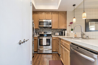 12132 Royal Birkdale Row in San Diego, CA - Foto de edificio - Building Photo
