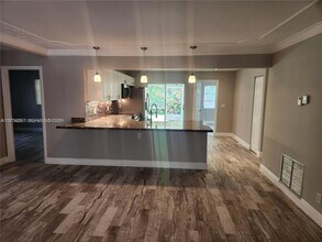 107 18th Ave S in Lake Worth Beach, FL - Building Photo - Building Photo