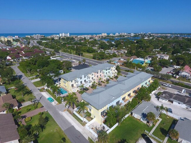 8932 Duval Lane in Sarasota, FL - Building Photo - Building Photo