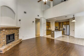 2401 Golden Gate Park in Austin, TX - Building Photo - Building Photo