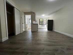 5 Chester St, Unit 24 in Cambridge, MA - Foto de edificio - Building Photo